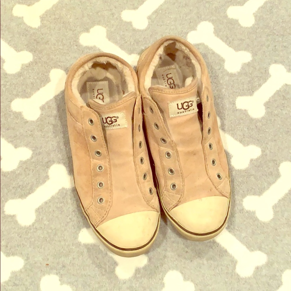 Ugg lace less shoes